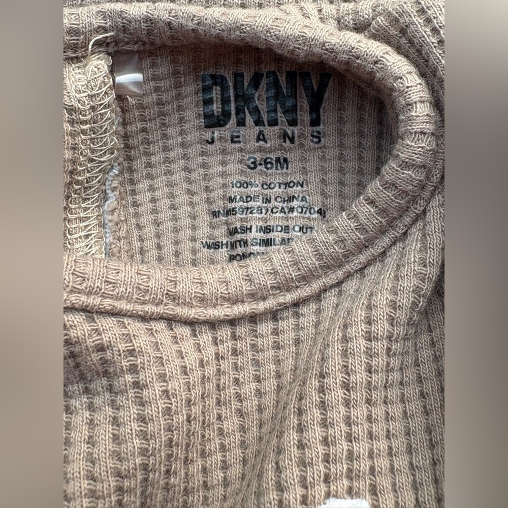 DKNY baby 3 Short Sleeve Tees - White, Brown, Cream size:3-6 months - Picture 10 of 10